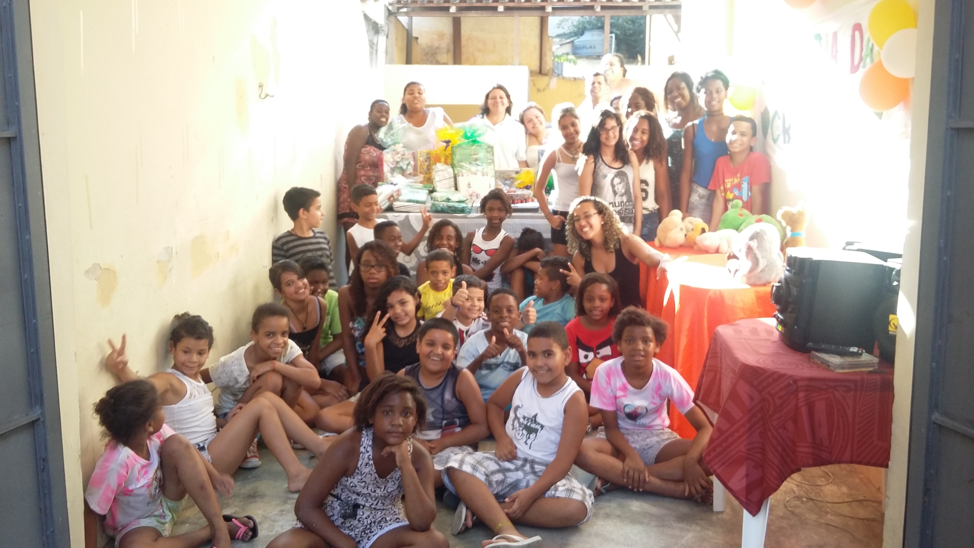 Crianças amparadas pelo Projeto Integração