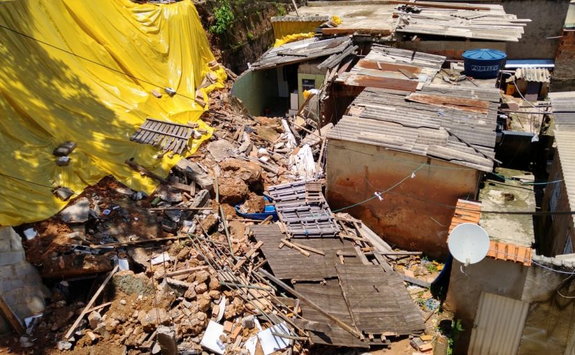 Desabamento de casa em Belo Horizonte - não tiveram feridos